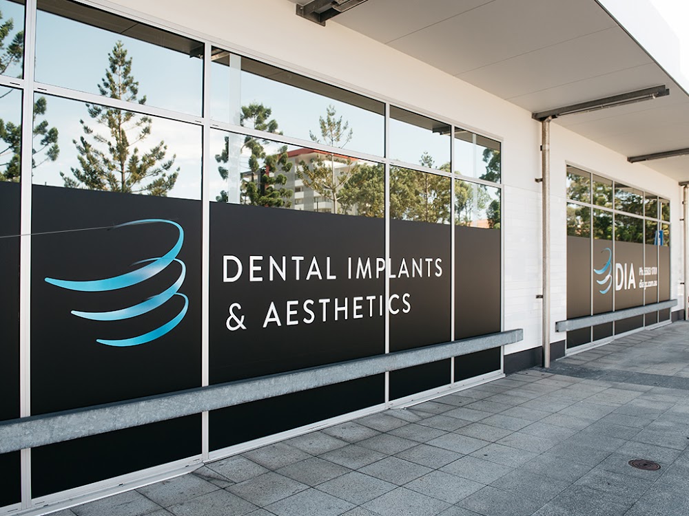 Dental Implants & Aesthetics